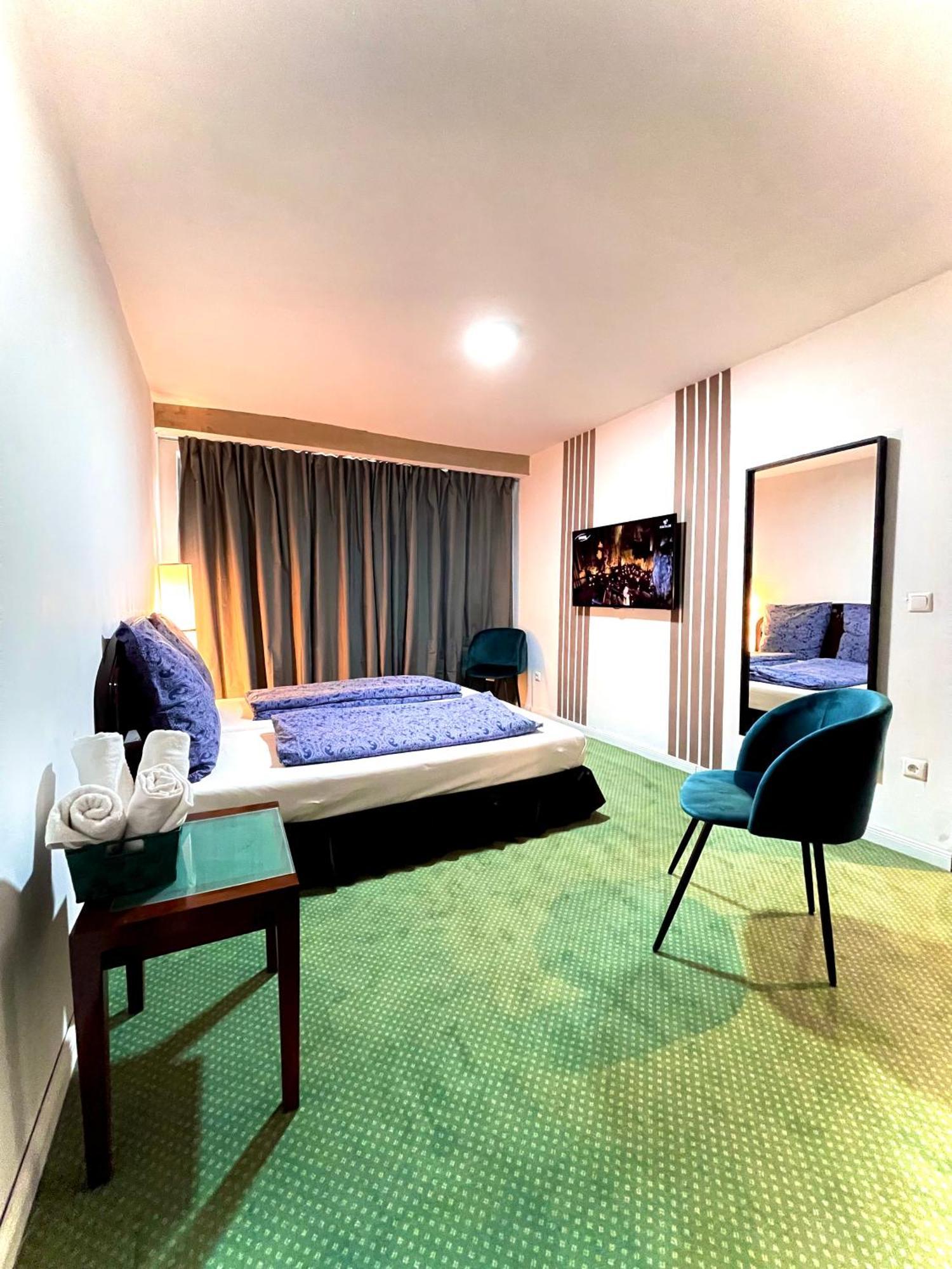 Hotel Hamburg Inn Bagian luar foto